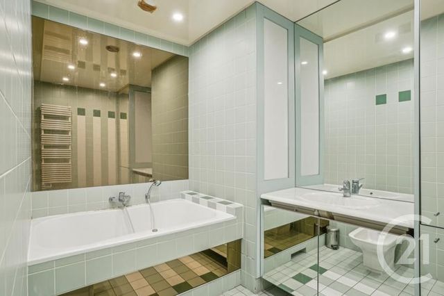 Appartement F3 à vendre - 3 pièces - 62.0 m2 - NEUILLY SUR SEINE - 92 - ILE-DE-FRANCE - Century 21 Eric Sellier