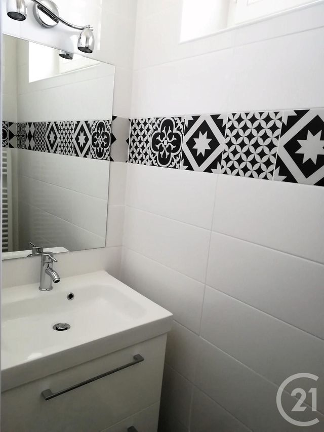 Appartement F2 à louer - 2 pièces - 44.0 m2 - NEUILLY SUR SEINE - 92 - ILE-DE-FRANCE - Century 21 Eric Sellier