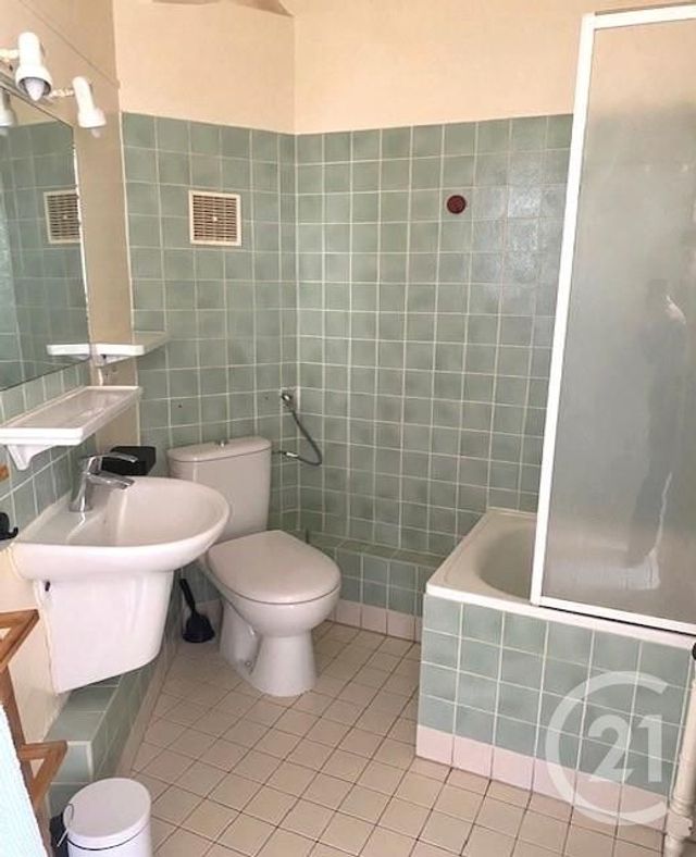 Appartement F2 à louer - 2 pièces - 48.0 m2 - NEUILLY SUR SEINE - 92 - ILE-DE-FRANCE - Century 21 Eric Sellier