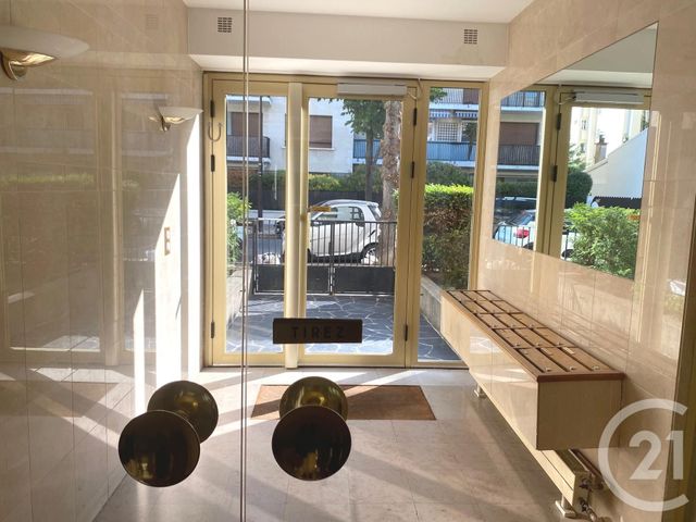 Appartement Chambre à vendre - 1 pièce - 10.0 m2 - NEUILLY SUR SEINE - 92 - ILE-DE-FRANCE - Century 21 Eric Sellier
